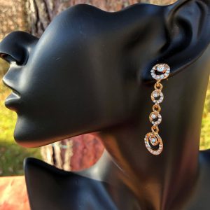 Kullanväriset korvakorut