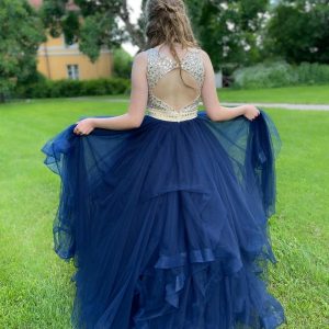 Tummansininen vanhojentanssimekko, DARK BLUE, koko 36, vain tämä kpl!