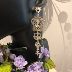 Strassikorvakorut, hopeanväriset