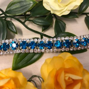 Rannekoru turkooseilla korukivillä