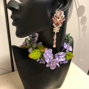 Korvakorut vaaleanpunaisilla korukivillä, PINK