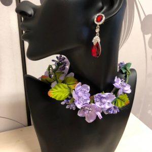 Korvakorut punaisilla koristekivillä, RED