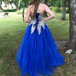 Sininen vanhojentanssimekko, BLUE, koko 36, vain tämä kpl!