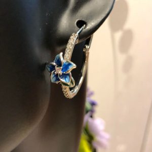 Korvakorut kukkakoristeella, FLOWER