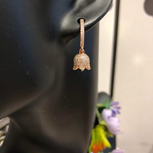 Kullanväriset korvakorut