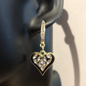 Mustat sydänkorvakorut (BLACK)