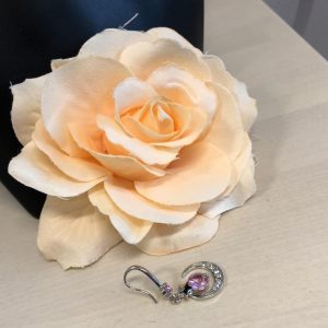 Korvakorut vaaleanpunaisilla korukivillä (PINK)