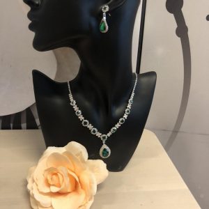 Vihreä korusetti (kaulakoru ja korvikset) GREEN