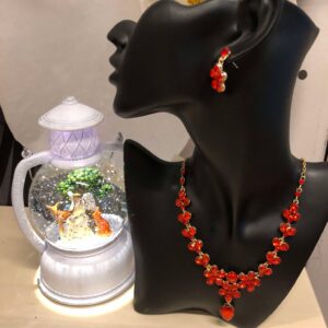 Punainen korusetti, RED