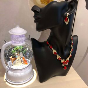 Punainen korusetti, RED