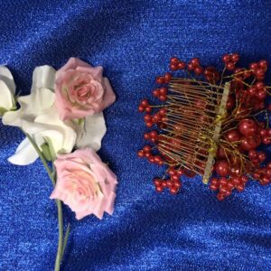 Punainen hiuskoriste, RED